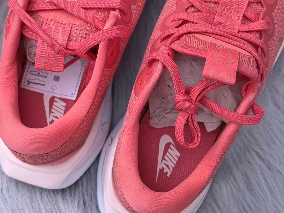 Nike  Motiva оригинални нови дамски сникърси  38.5 номер