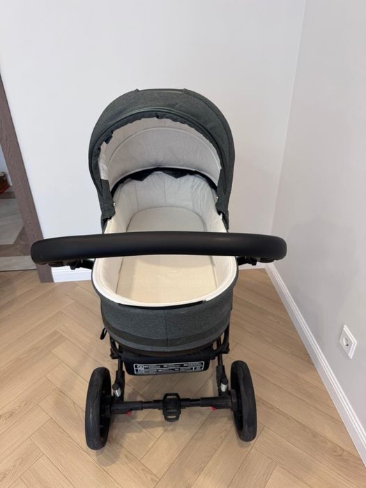 Срочно продам коляску очень дешево