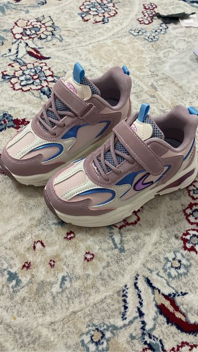 Новый детский кроссовка 29р