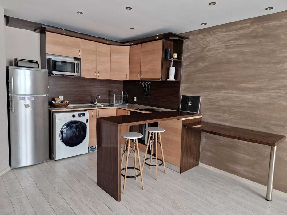 Дава се под наем Двустаен апартамент в София, Хладилника - 80 кв.м за 680 € - Снимка #2