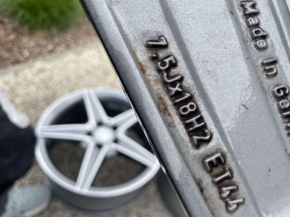 Оригинални джанти за мерцедес амг w205 18 цола в перфектно състояние