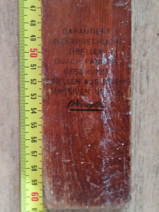 Нивелири дървени