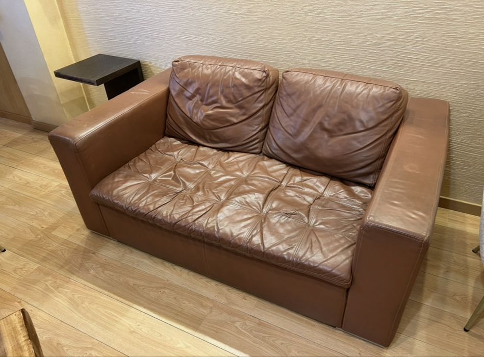 Кожен диван SELAMORE в кафяво