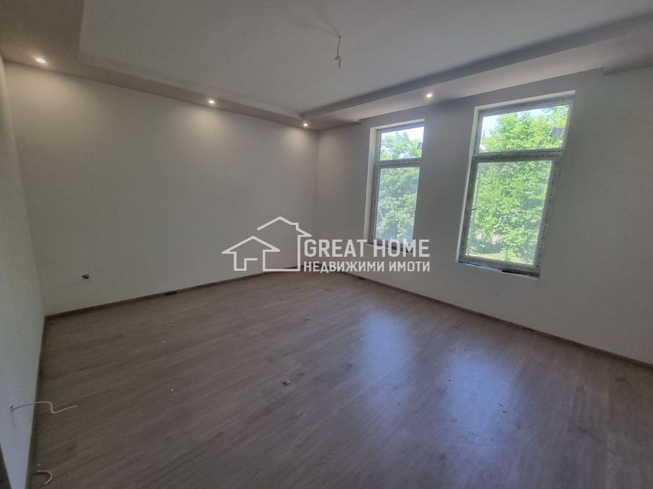 Цветарска Улица ! Търговско помещение !