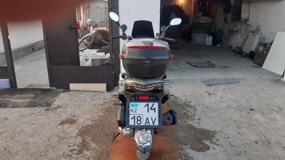 Продам скутер макси