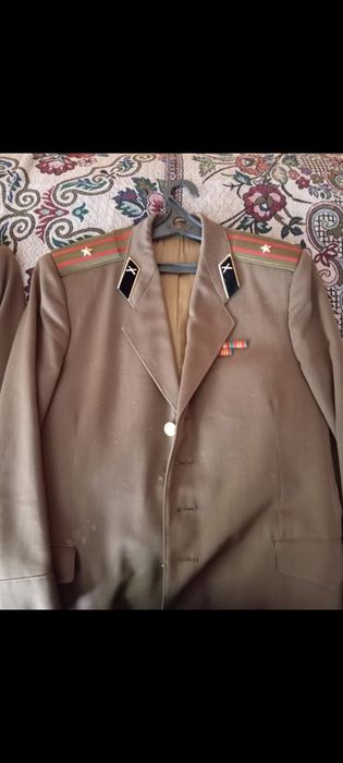 Продам шинель и три формы