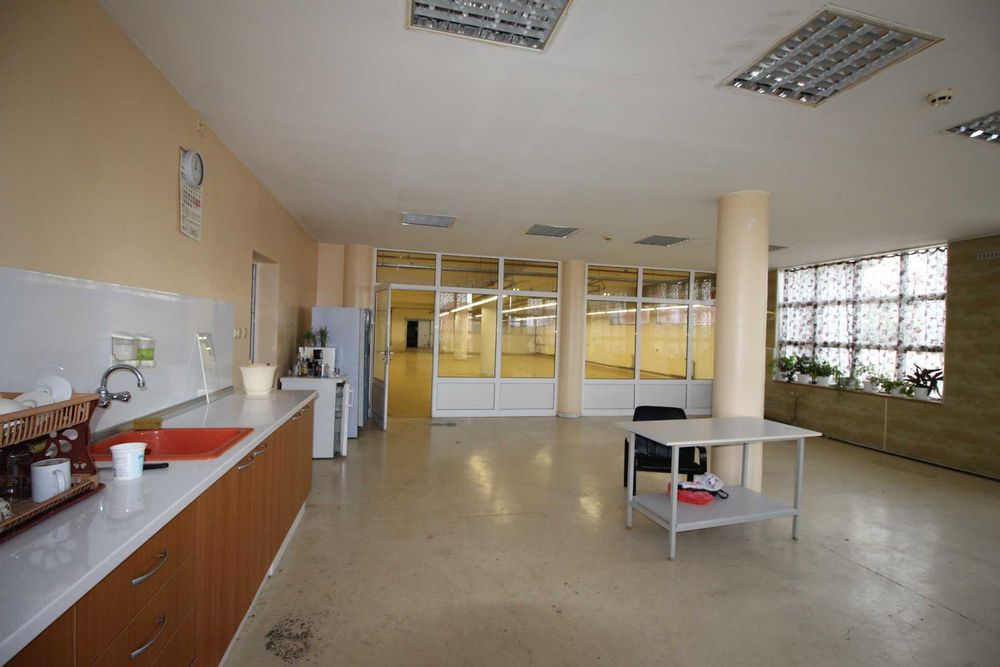 Продава се Промишлена сграда в Русе, Централен кооп. пазар - 550 кв.м за 3 €/кв.м - Снимка #4