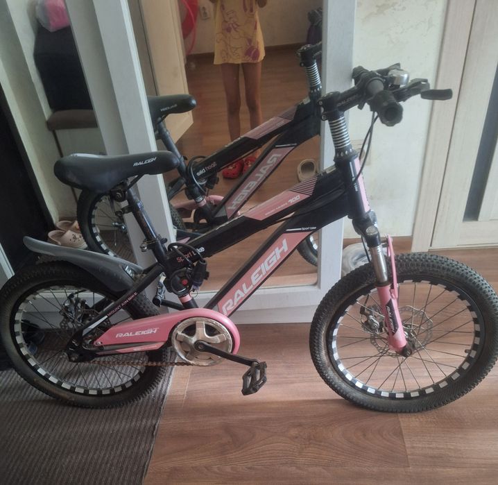 Диван, столик,велосипед, шины