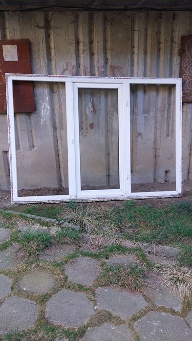 ПВЦ дограма трикрилен прозорец