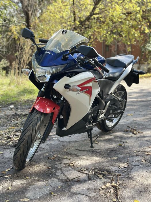 Honda CBR250r 2011