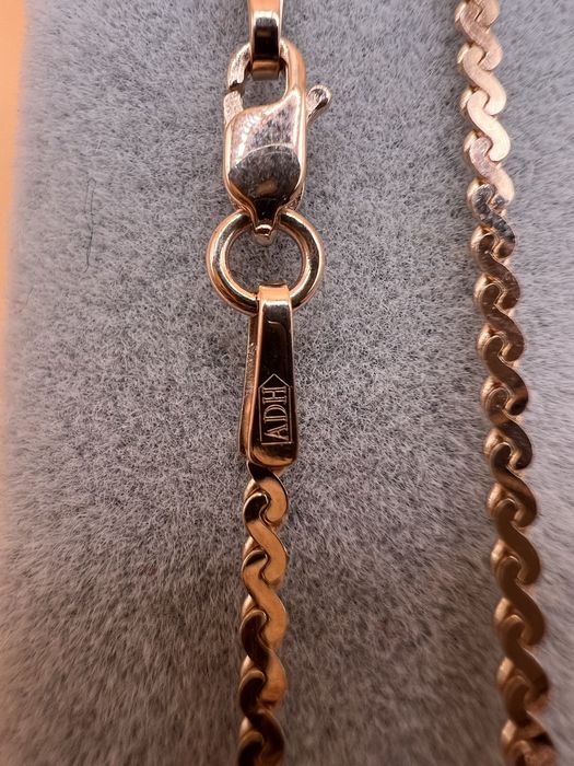 Продам золотую цепочку.