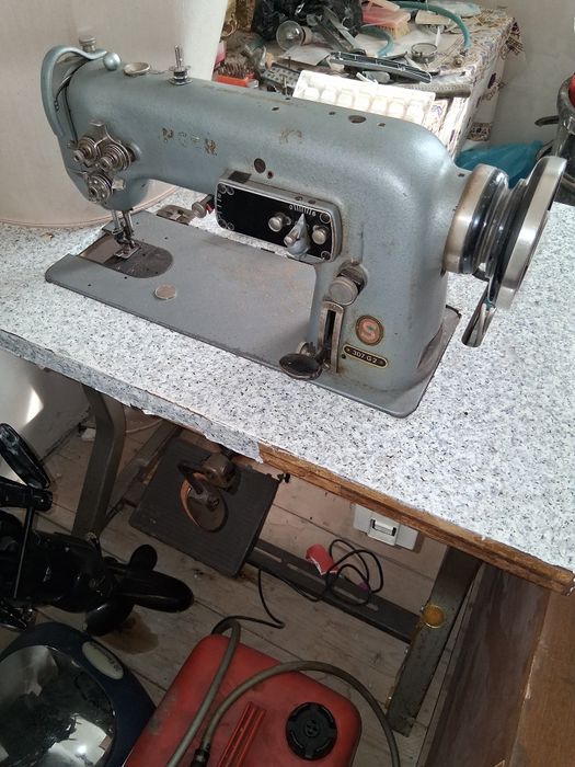 Vând oglinzi 3 bucăți +2 ceasuri