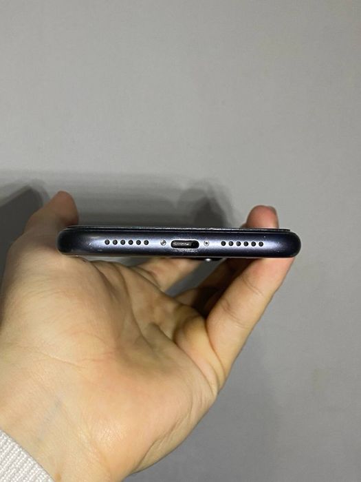 Айфон 11 продаю срочно