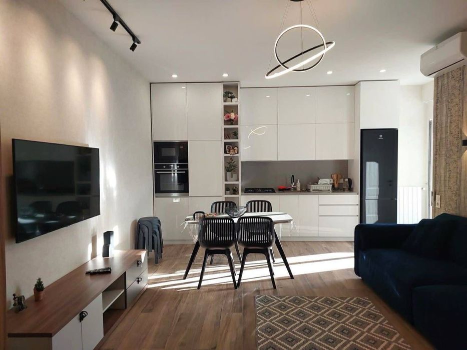 Сдаю 2-х ком кв-ру 3/4 ЕВРО ремонтом на Ц-5 ор-р Финансовый Универ(P8)