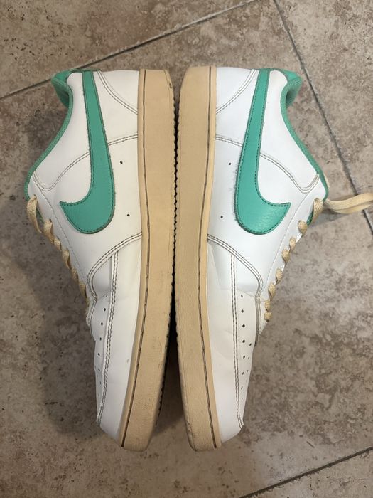 Маратонки NIKE бели