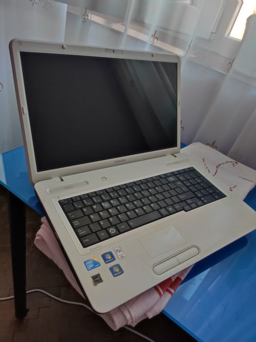 Laptopuri diferite modele