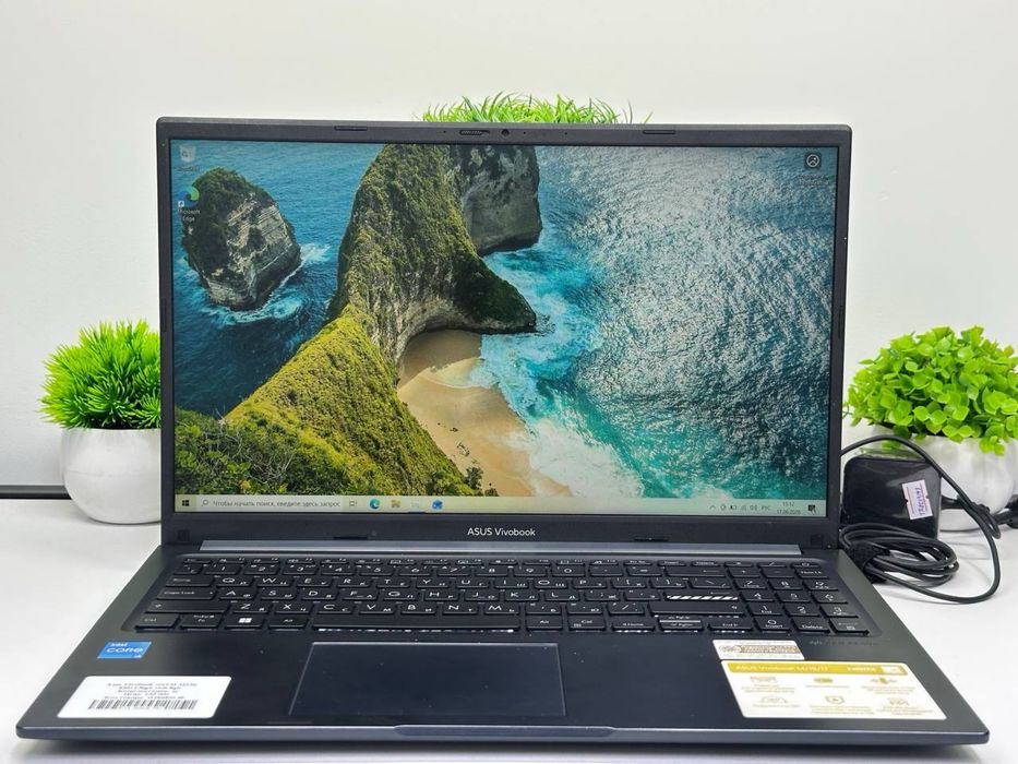 Asus Vivobook core i3-1215u