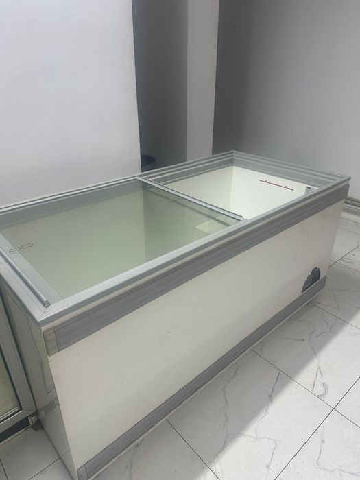 Продам большой морозильник