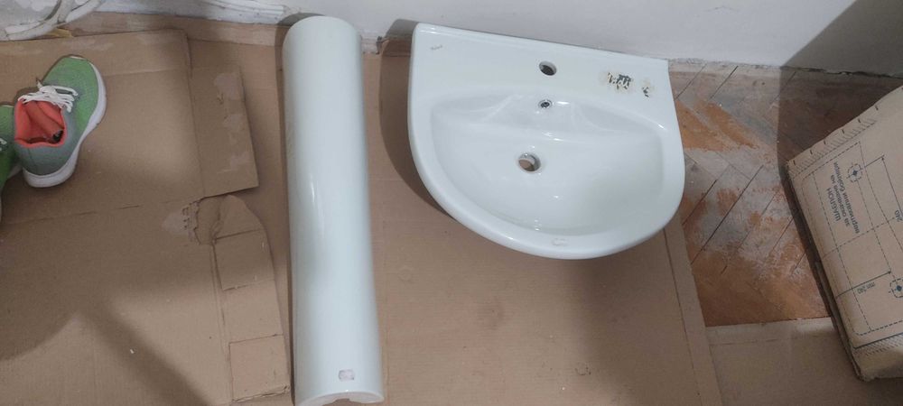 Чисто нови мивка и конзола Vidima