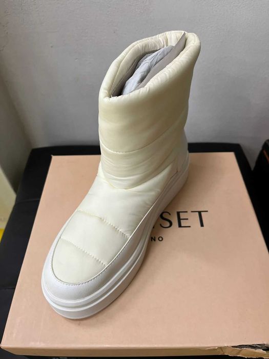 Продавам дамски ботуши TWINSET, размер 40.