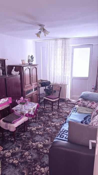 Inchiriez apartament cu 2 camere 36mp