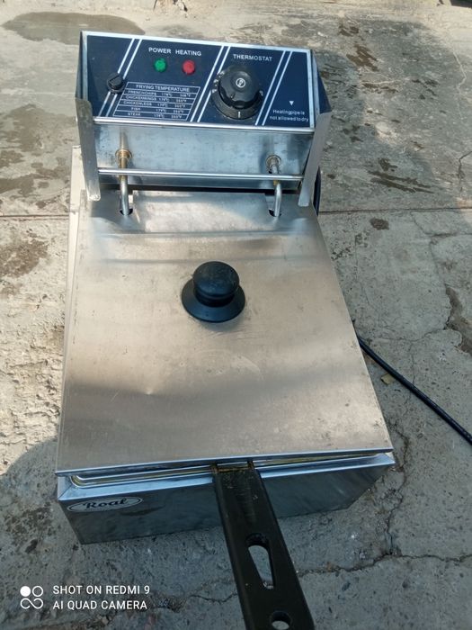 Продается электронная фритюрница почти новый рабочий