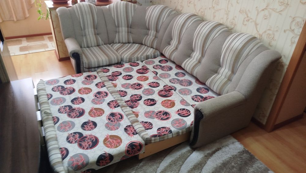 Продам угловой диван.