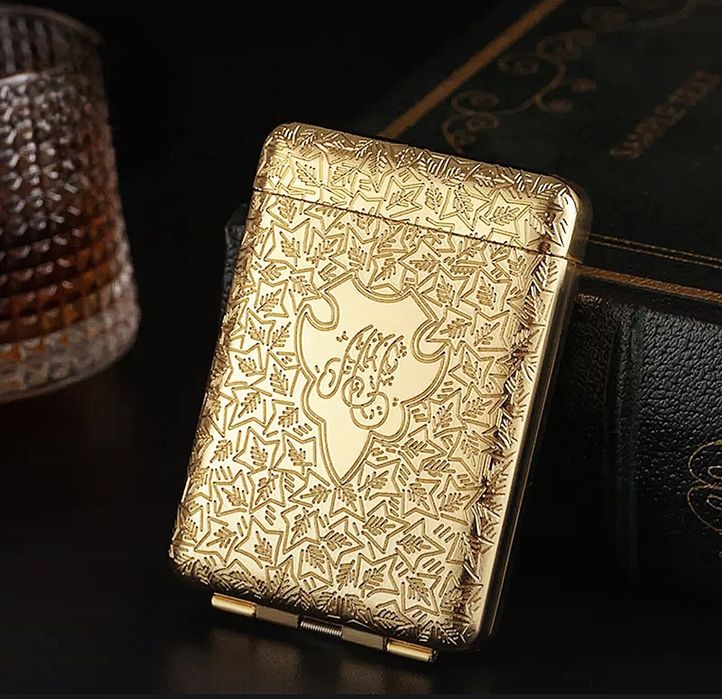 Продам металлический, ретро портсигар.