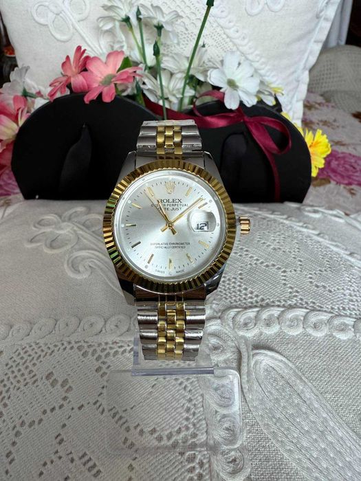 Часовници Rolex с кварцов механизъм