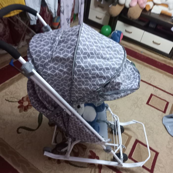 Коляска сани состояние новый