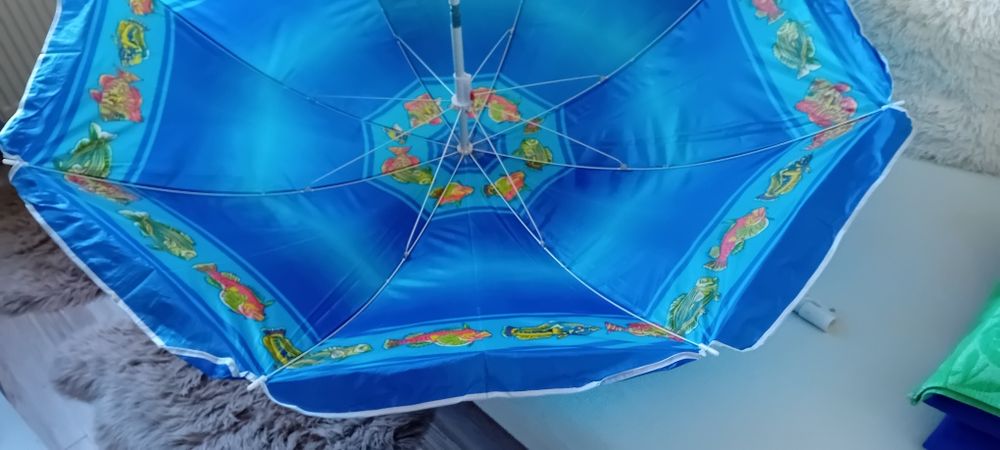 Vind o umbrela de terasa sau gradina