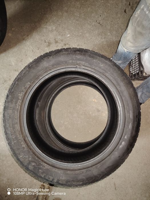 Vând anvelope 225/55R17