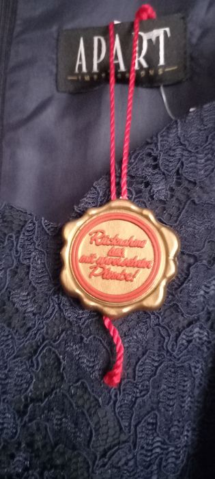 Платье вечернее с лейблом