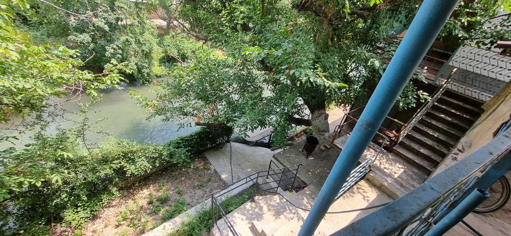 Учаска чирчик бахова жой шахар марказида