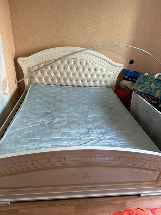 Двухспальная кровать