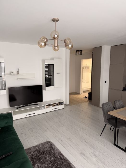 Inchiriez apartament 2 camere Maurer, open space