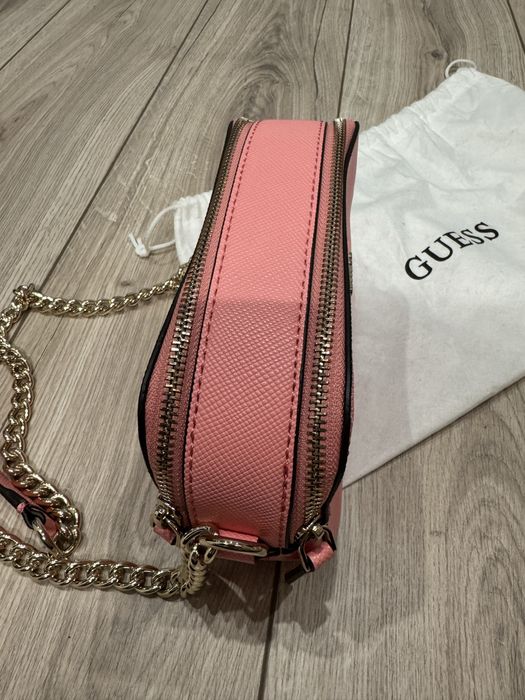 Дамска чанта през рамо Guess