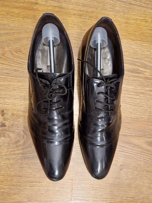 Pantofi luciosi nunta barbat