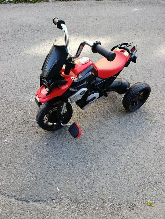 Motoreta cu pedale