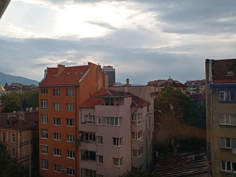 Дава се под наем Тристаен апартамент в София, Център - 70 кв.м за 700 € - Снимка #8