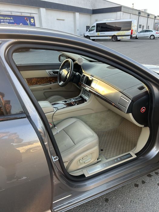 Jaguar XF 2.7d Portfolio