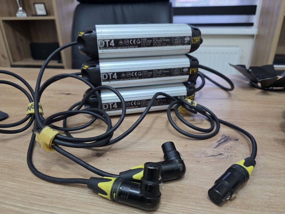 Proiectoare profesionale Dedolight DLED4-T