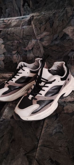 Кроссовки 65 000