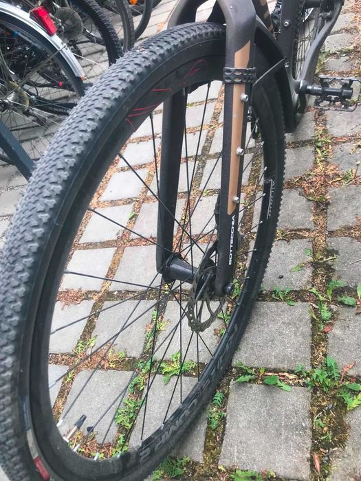 Bicicletă de carbon