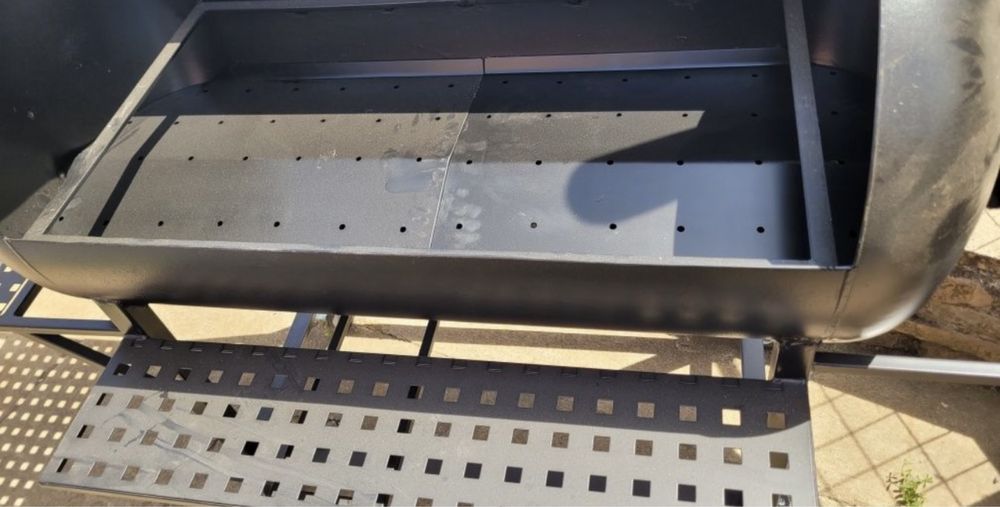 Gratar pentru carne foarte robust bine lucrat