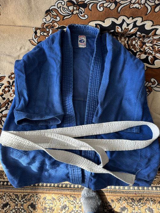 Продам кимоно. Плотный