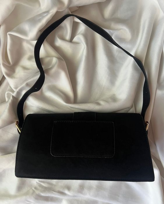 Черна велурена чанта j*a*c*q*u*e*m*o*u*s