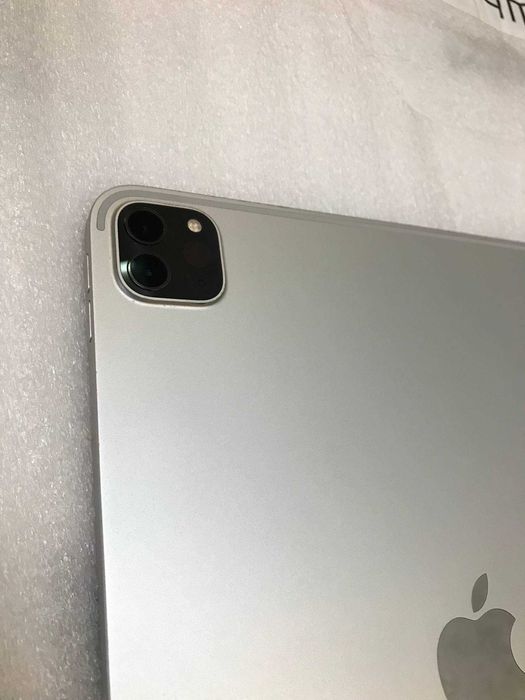 Apple Ipad Pro 11 m1 (2022), 128gb, Wi-Fi silver.
