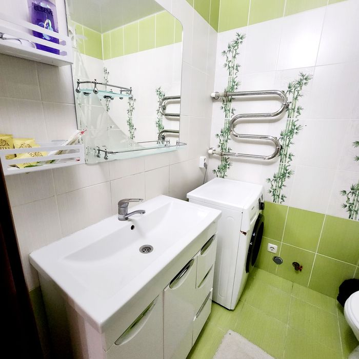 По часам Кунаева .