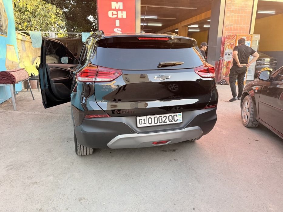 Tracker2 redline sotiladi uzimniki 2024